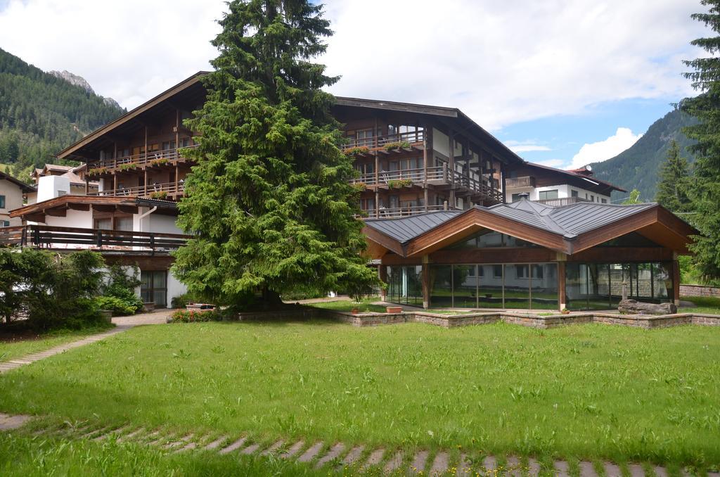 Hotel Trento Pozza di Fassa Esterno foto