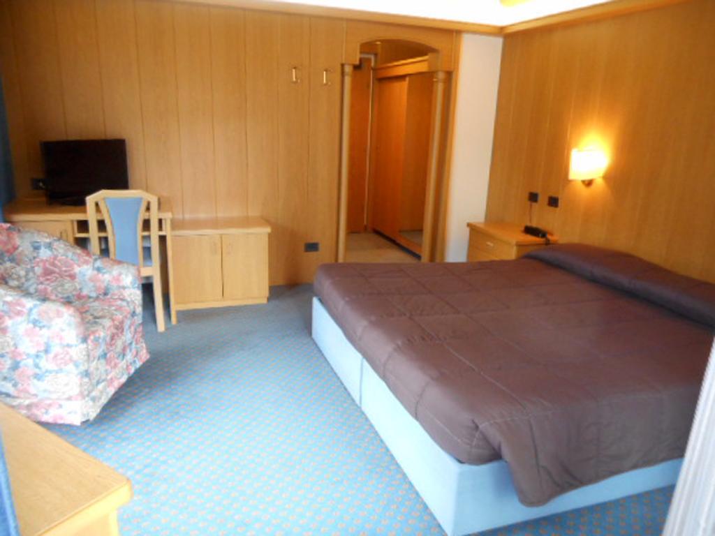 Hotel Trento Pozza di Fassa Esterno foto